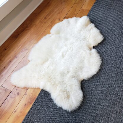 sheepskin white fur rug natural sheepskin sheepskin rug sheepskin pelt real sheepskin authentic sheepskin white genuine sheepskin