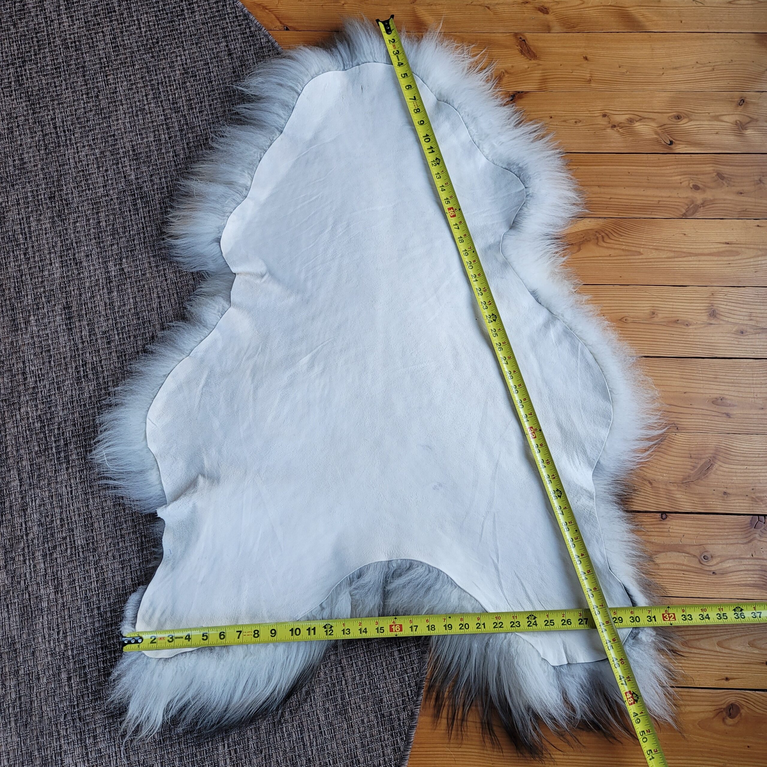Large Natural Undyed Long Hair Gray White Icelandic Sheepskin 50" x 32" - Image 5