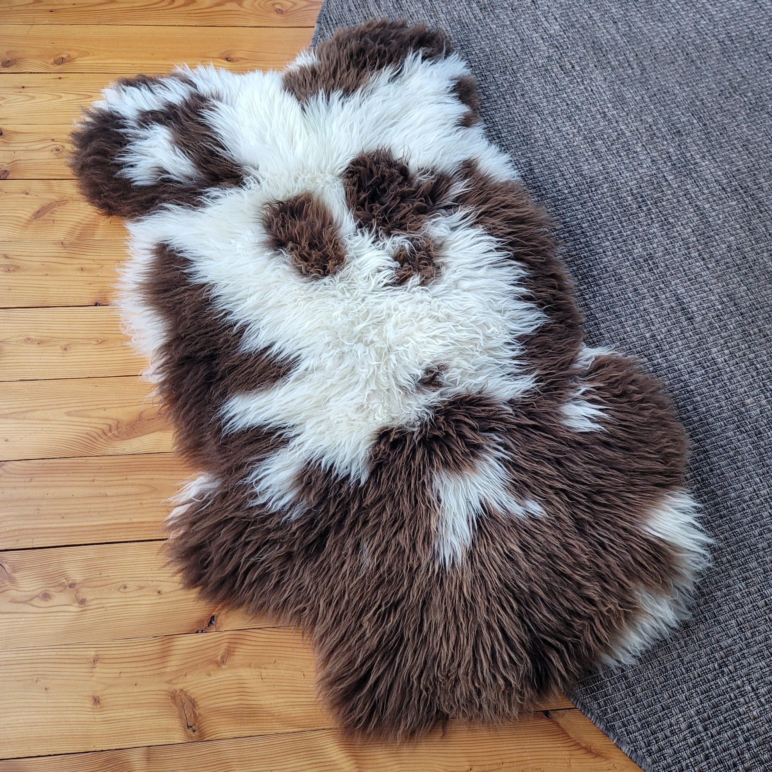 Extra Large Soft Spotted Genuine Holland Sheepskin (51" x 29") - Image 3
