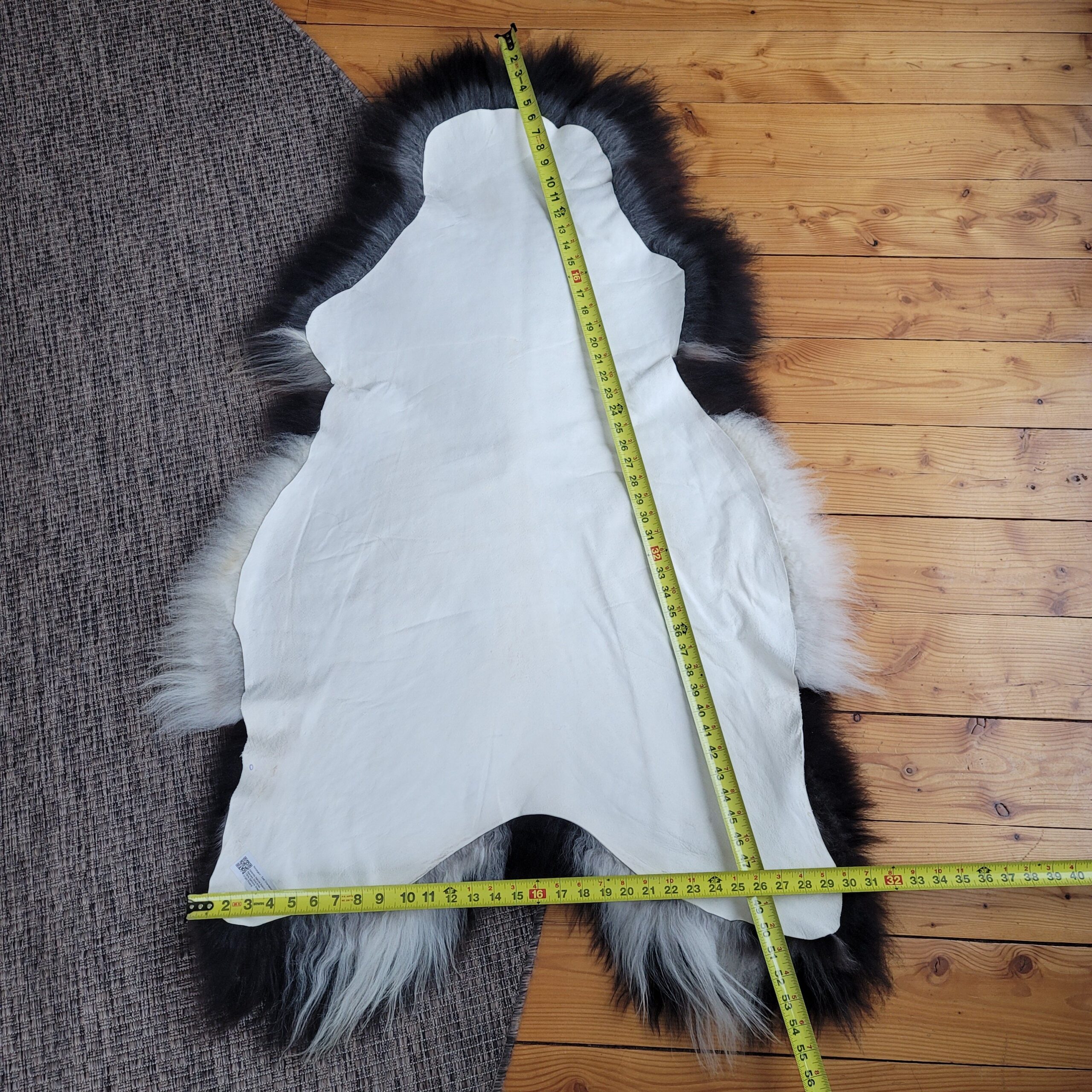 XL Natural Auburn Moorit Genuine Icelandic Sheepskin 54" x 32" XL Natural Auburn Moorit Genuine Icelandic Sheepskin 54" x 32" - Image 5