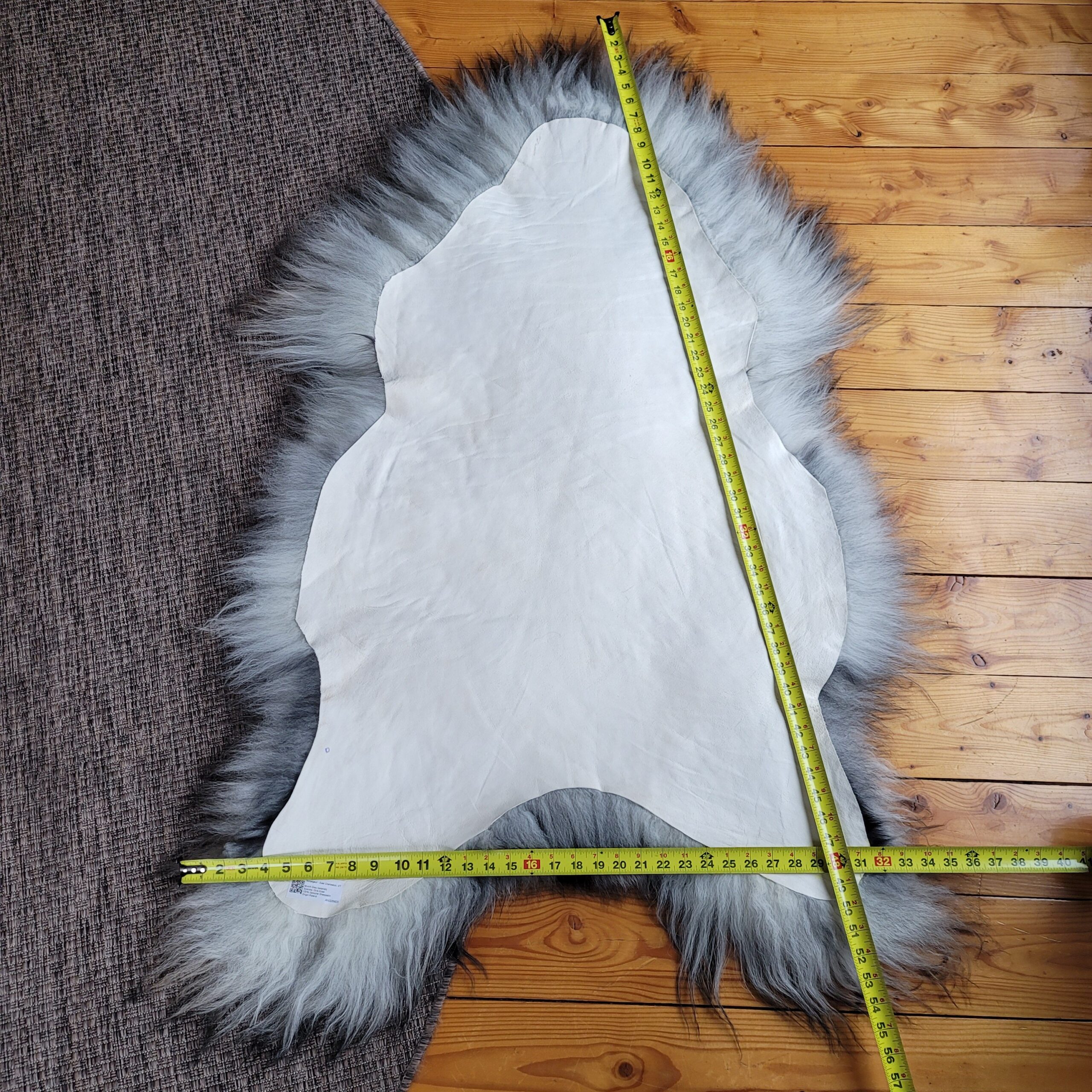 XL Light Silvery Gray Moorit Icelandic Sheepskin – 6″-10″ Long Wool
