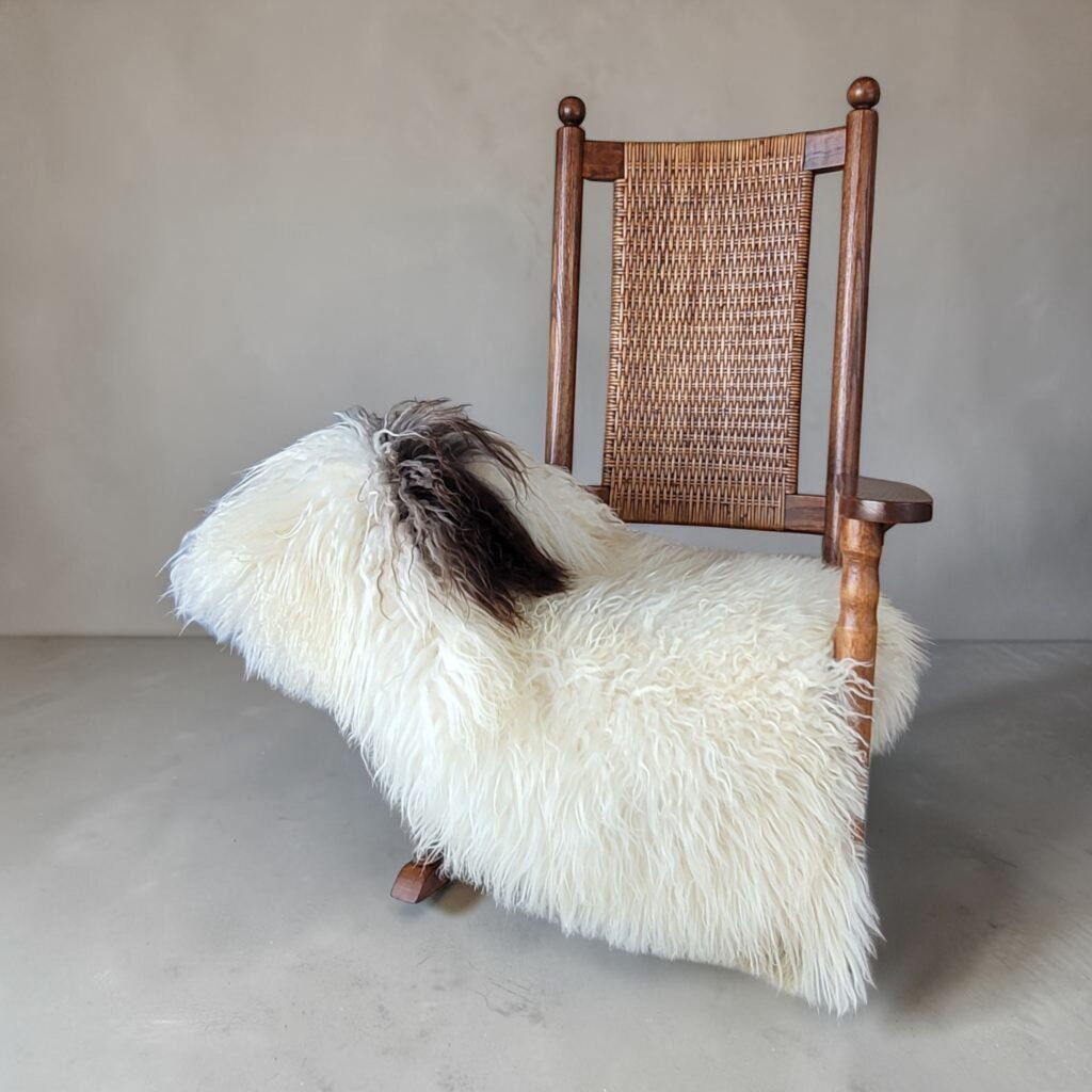 Spotted Icelandic Lambskin – Curly Fleece