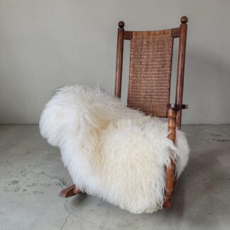 Curly Icelandic Lambskin – Ivory Cream Ecru