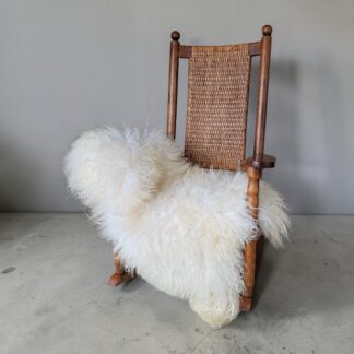 Curly Icelandic Lambskin – Ivory Cream Ecru