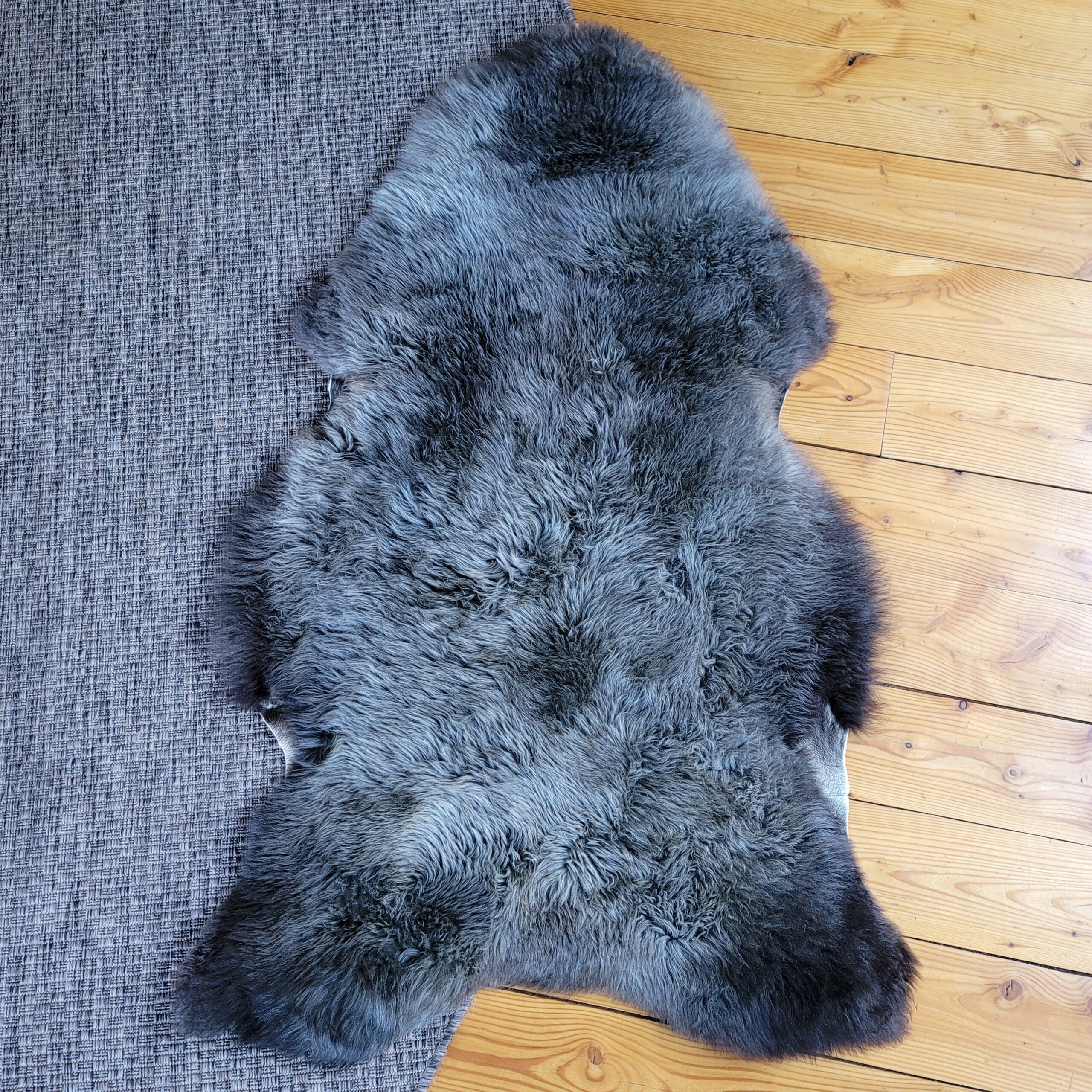 Extremely Rare Natural Steel Gray Sheepskin - Luxurious Wool (48" x 30") Extremely Rare Natural Steel Gray Sheepskin - Luxurious Wool (48" x 30") - Image 4