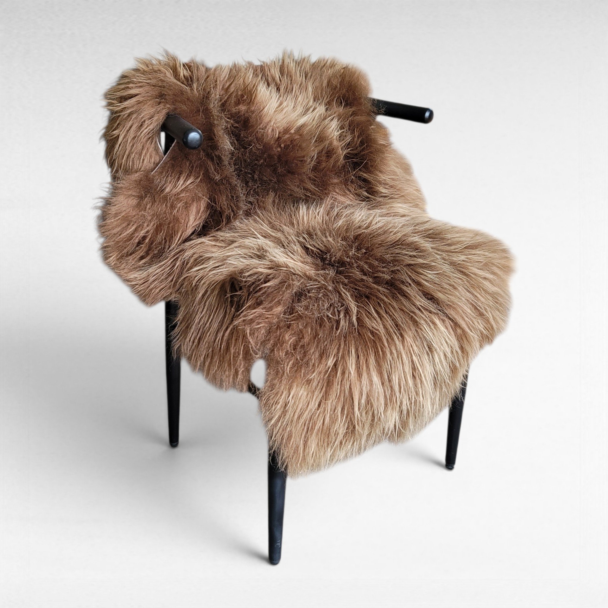 Golden Brown Icelandic Sheepskin Rug Golden Brown Icelandic Sheepskin Rug - Image 4