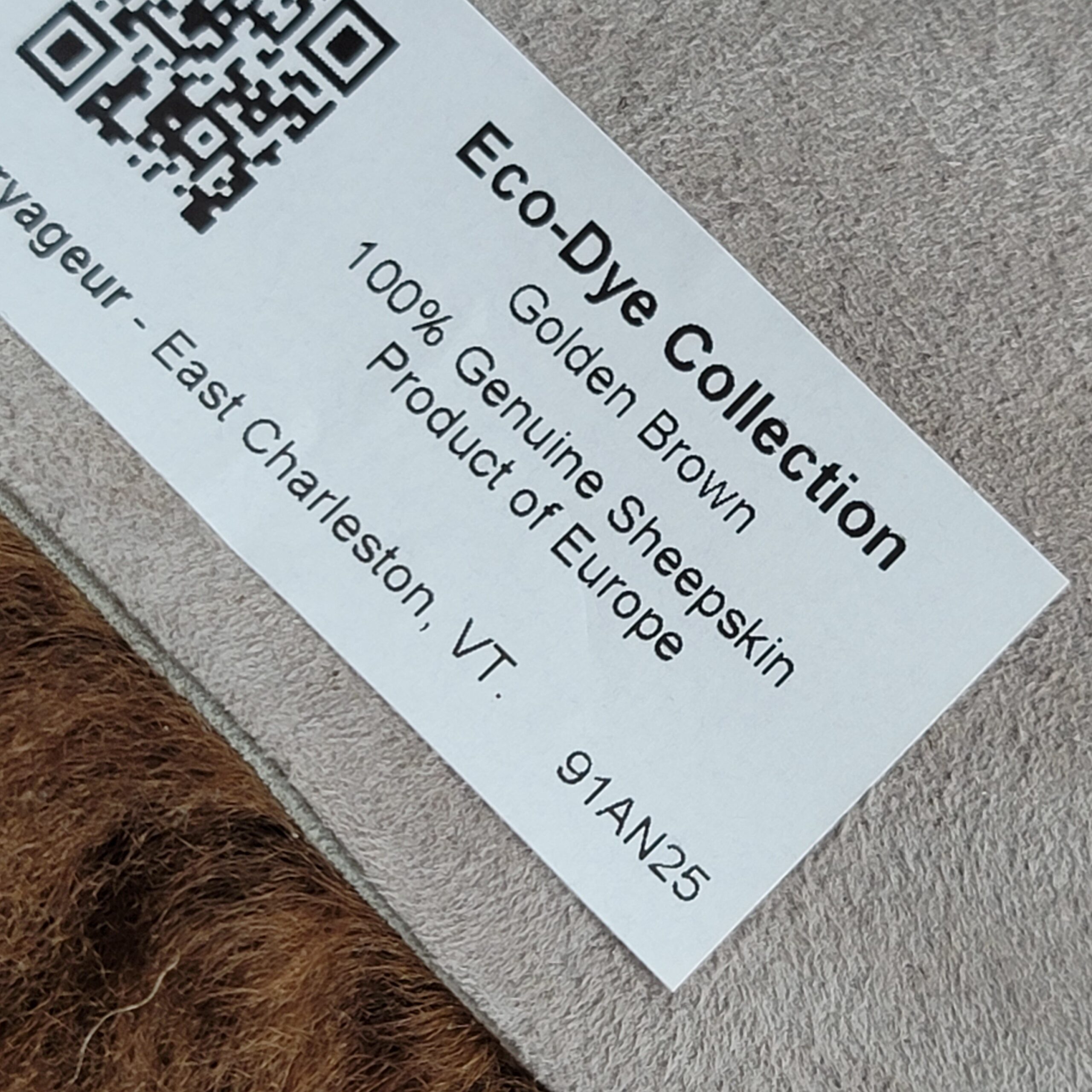 Golden Brown Icelandic Sheepskin Rug Golden Brown Icelandic Sheepskin Rug - Image 10