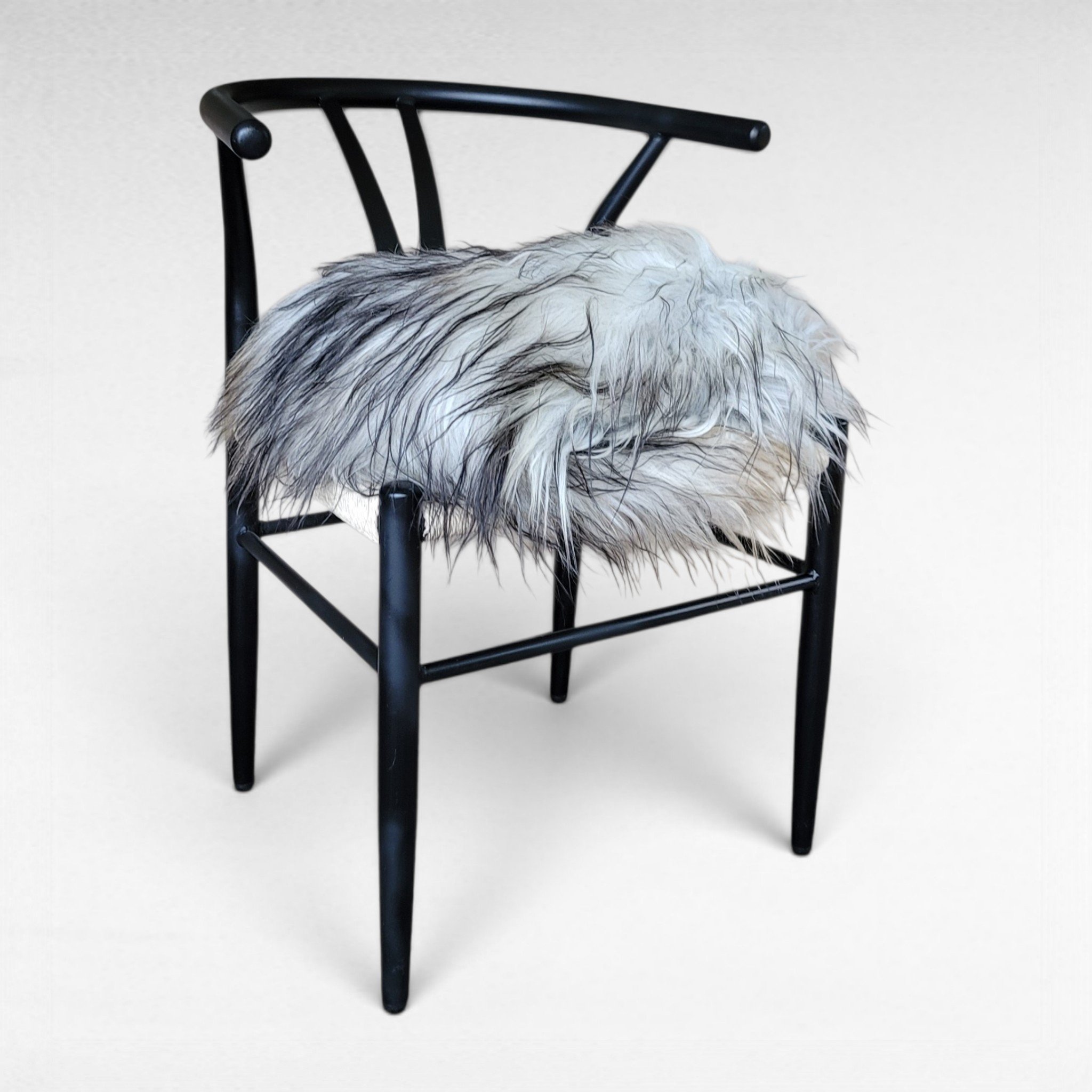 Gray Icelandic Sheepskin Pelt 51" x 32" - Image 2