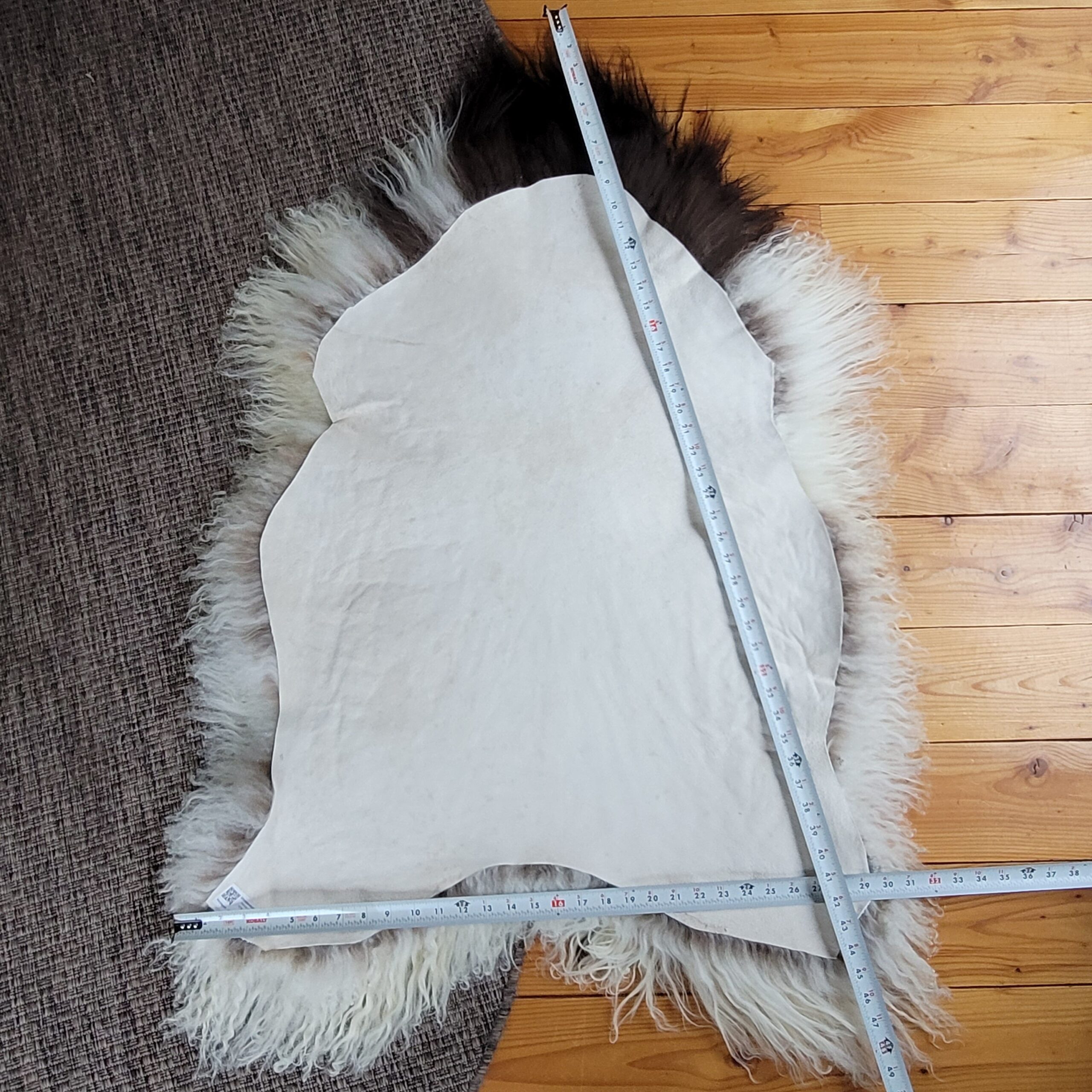 Icelandic Sheepskin Rug - Cream + Brown Spot, Gray Base 49" x 32" Icelandic Sheepskin Rug - Cream + Brown Spot, Gray Base 49" x 32" - Image 7