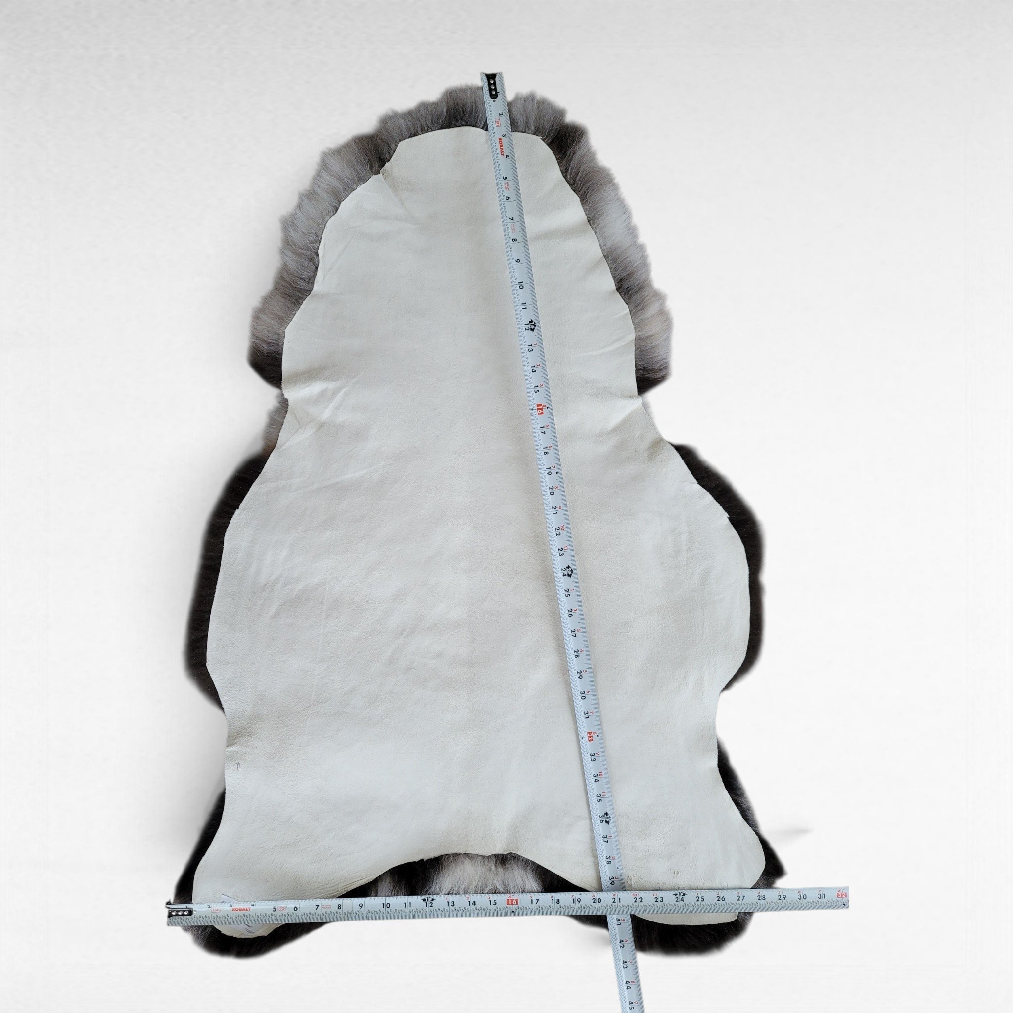 Natural Gray Icelandic Sheepskin Rug 42" x 30" - Image 4