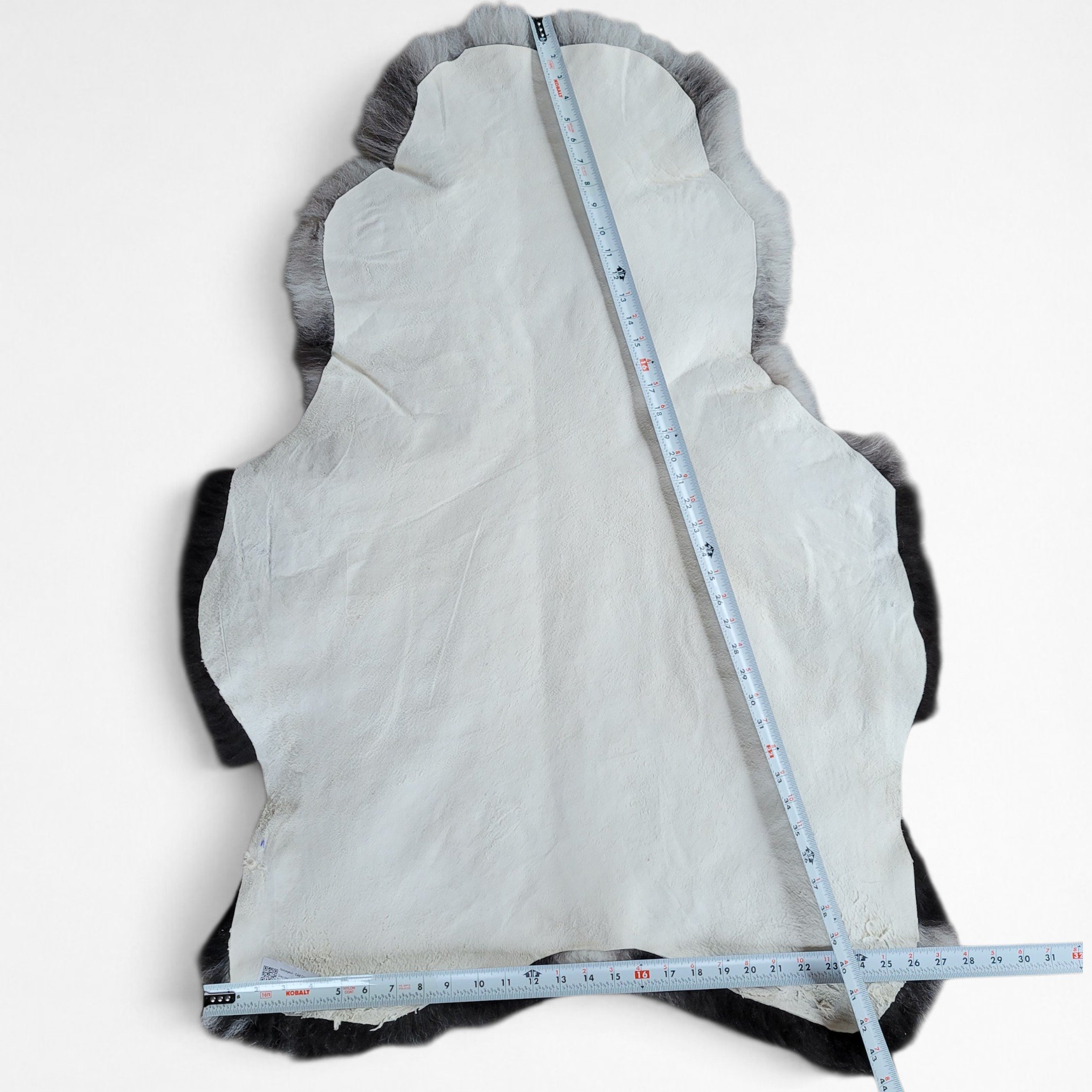 Natural Gray Icelandic Lambskin 44" x 28" - Image 4