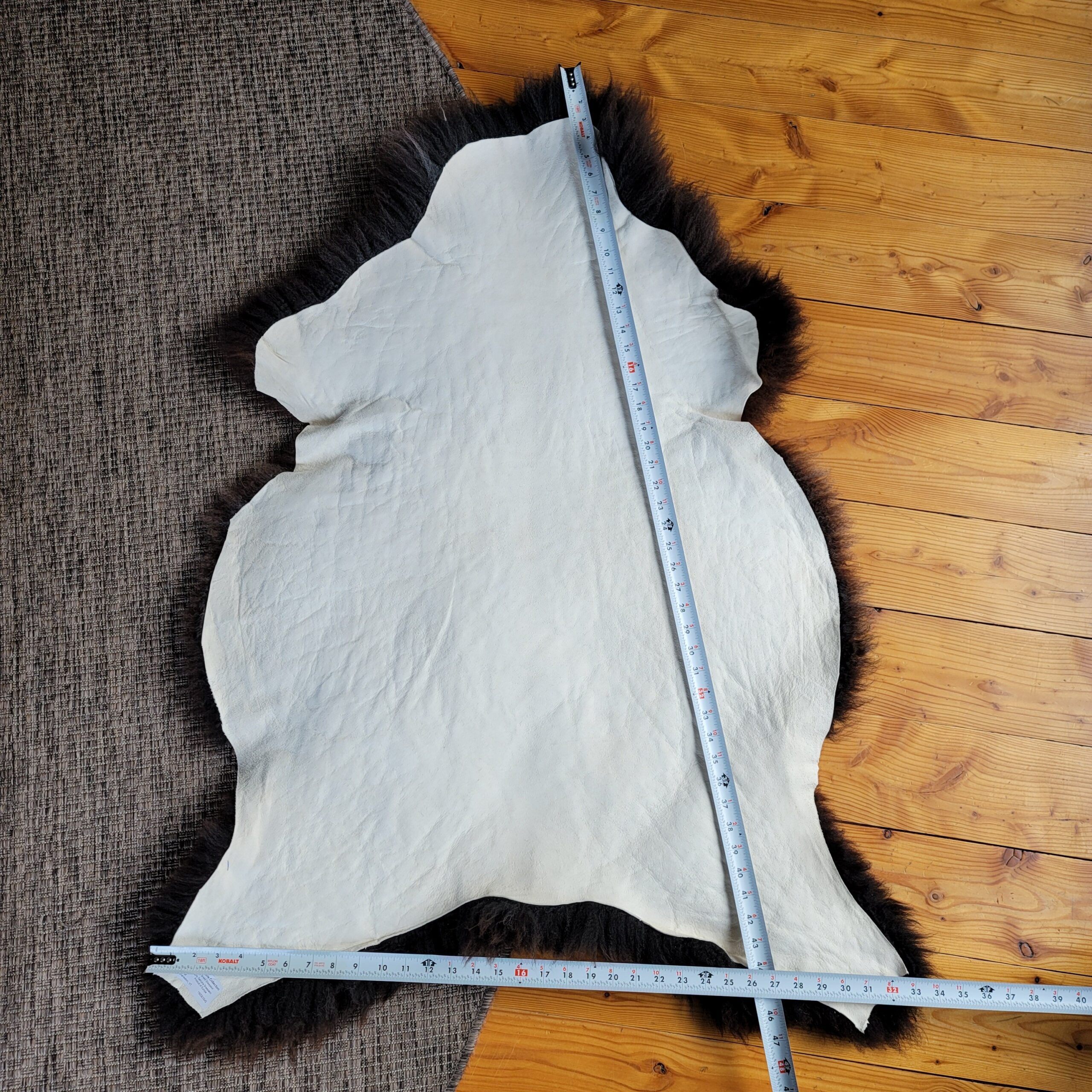 Rare Breed British Sheepskin Rug – Dense Brown & Gray Wool with White Flecks 47" x 34" - Image 5