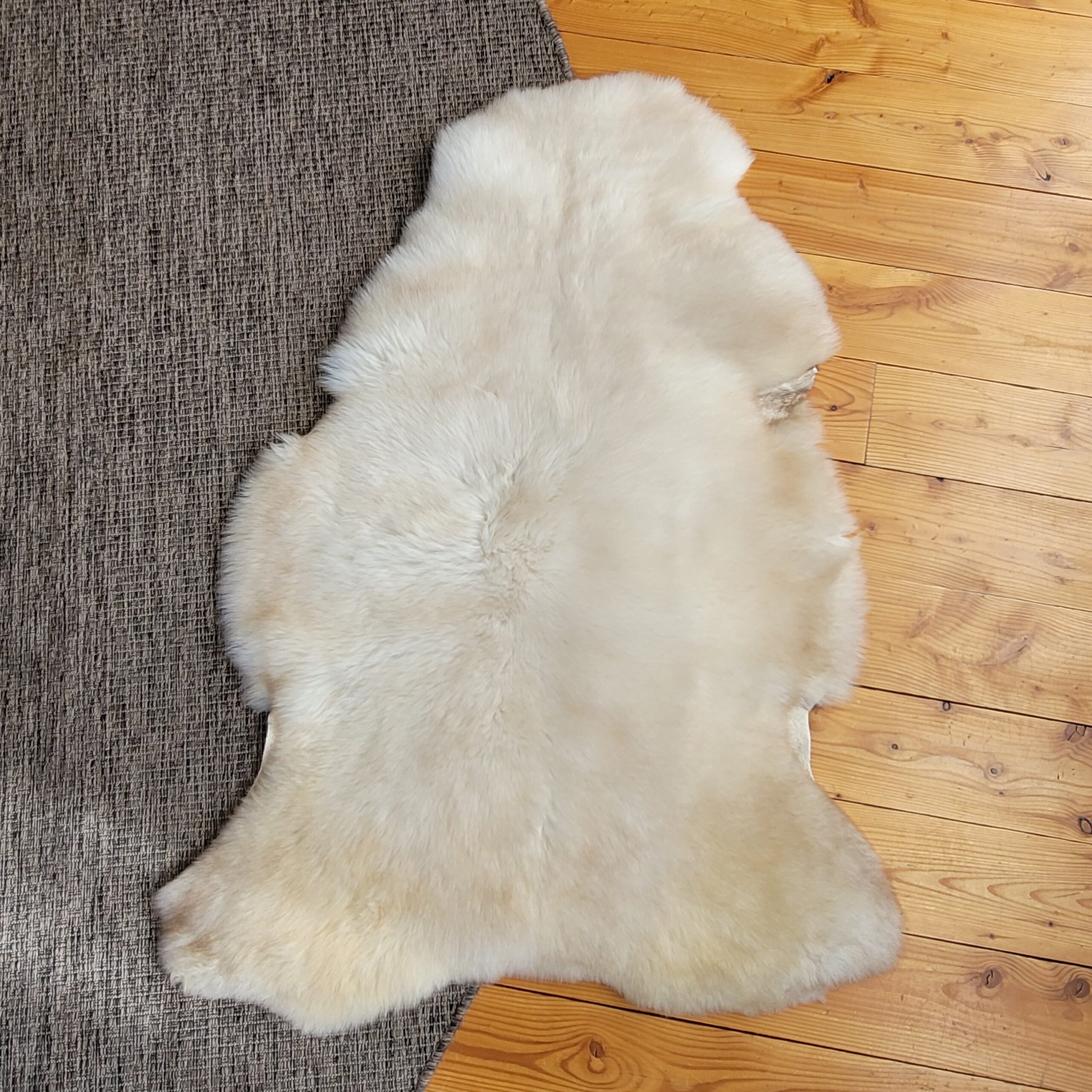 Rare Breed Portland Sheepskin Throw – Light Cream & Beige 46" x 32" - Image 4