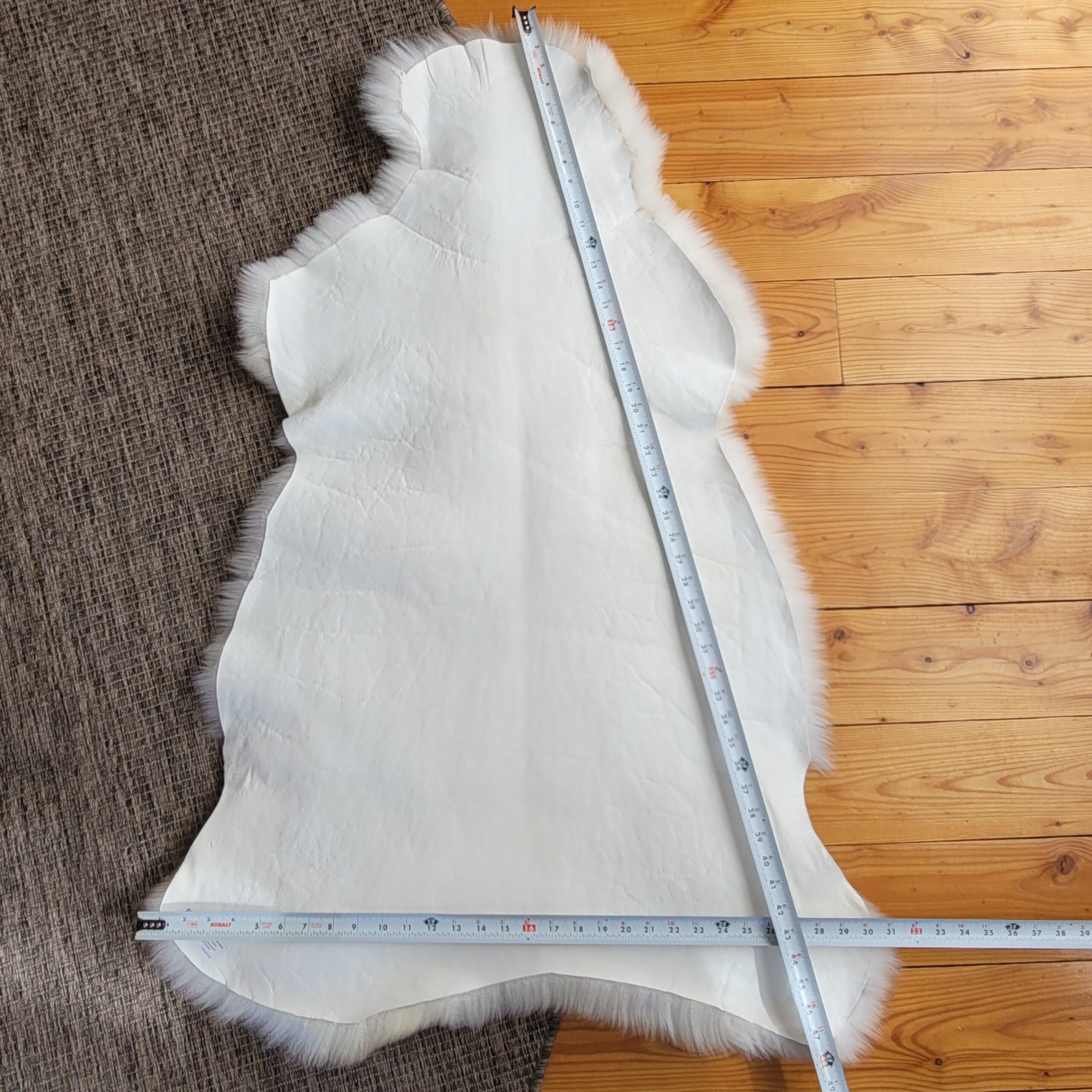 Rare Breed Portland Sheepskin Throw – Plush Mottled Tan 48" x 31" - Image 5
