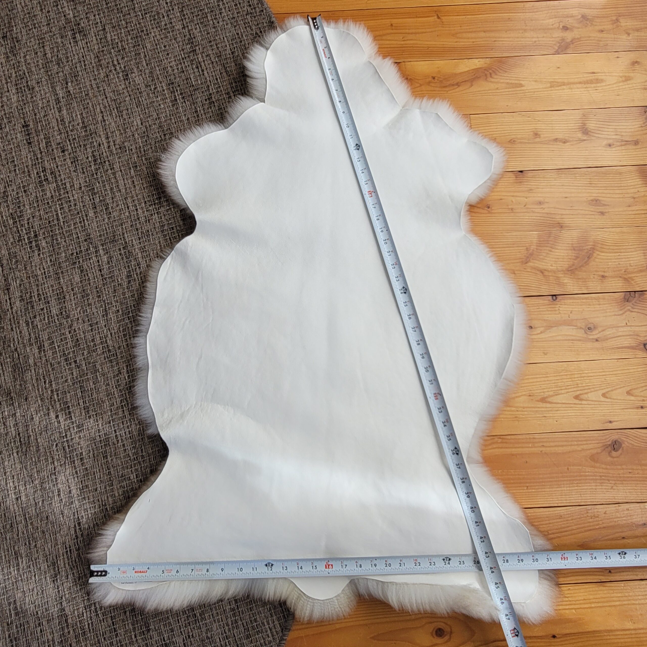 Rare Breed Portland Sheepskin Throw – Light Beige 47" x 31" - Image 5