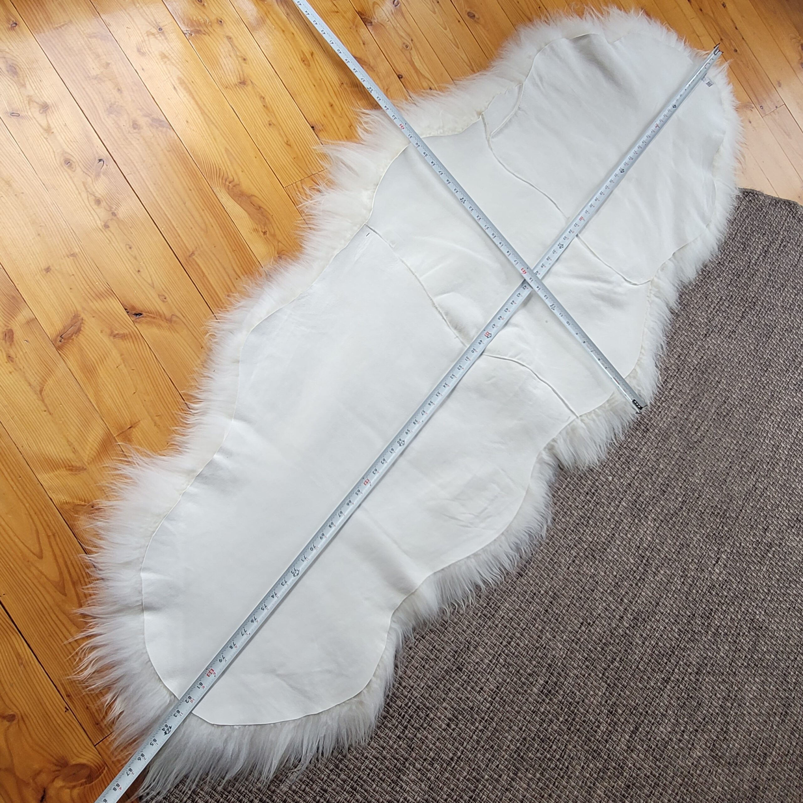 Long White Double Icelandic Sheepskin 4" Wool - 5" Silky whote wool 87" x 35" - Image 4