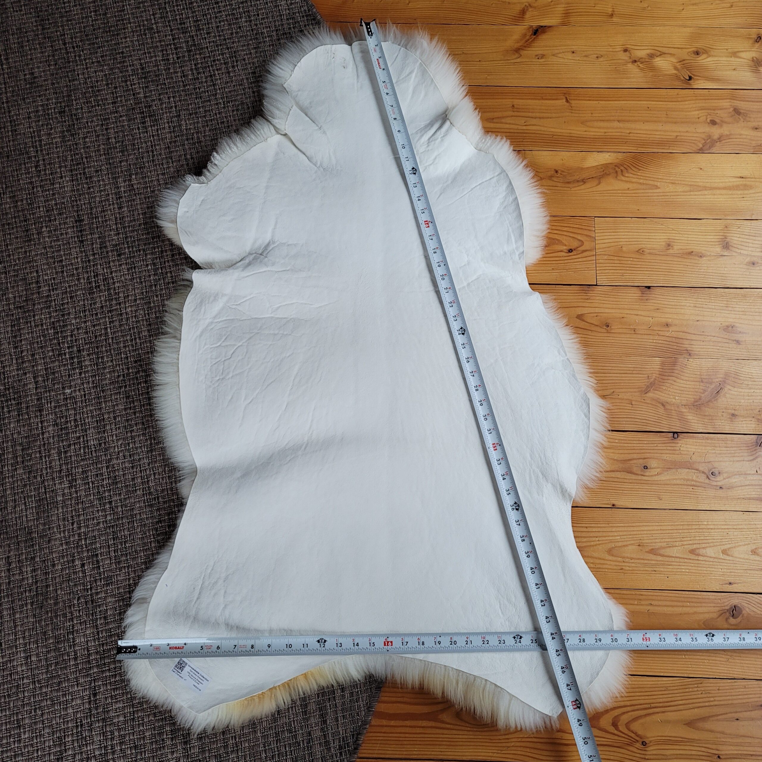 Cream & Mottled Tan Portland Sheepskin Rug 49″ x 31″ - Image 5
