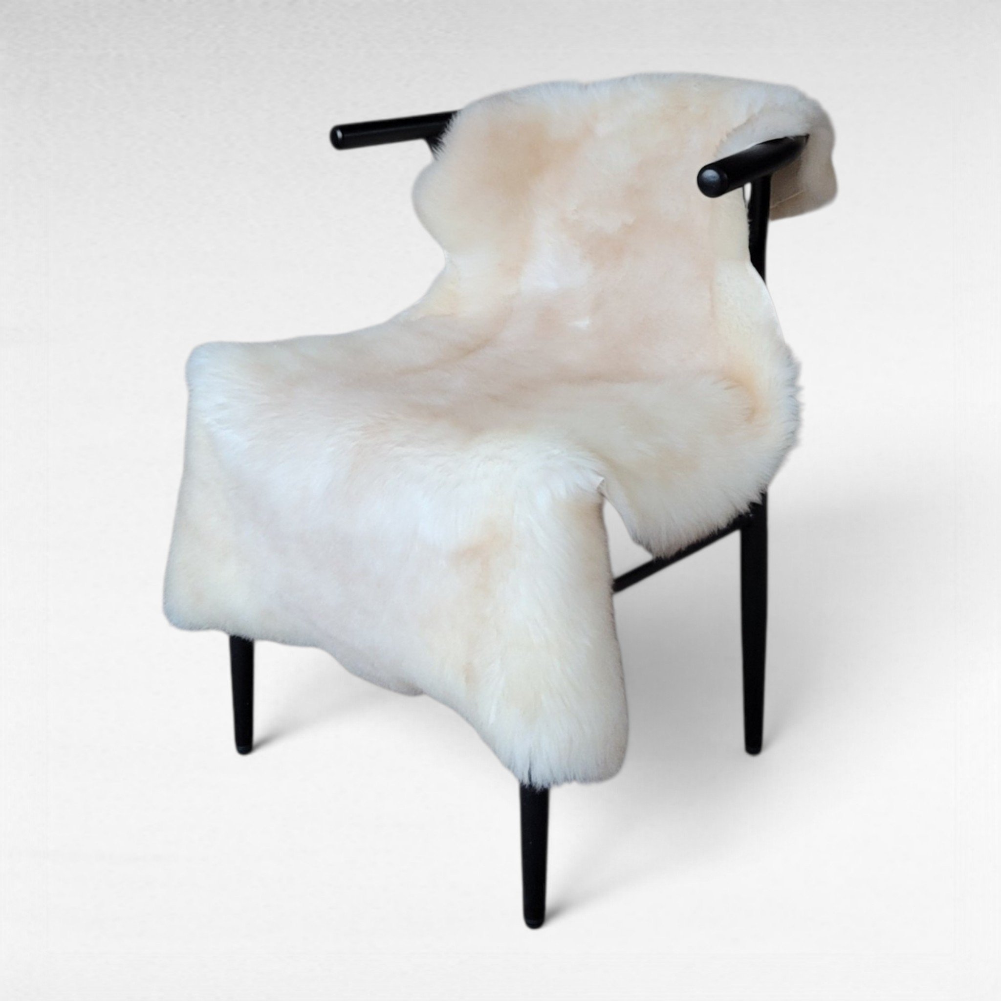 Creamy Tan & Ivory Portland Sheepskin Throw 47″ x 32″