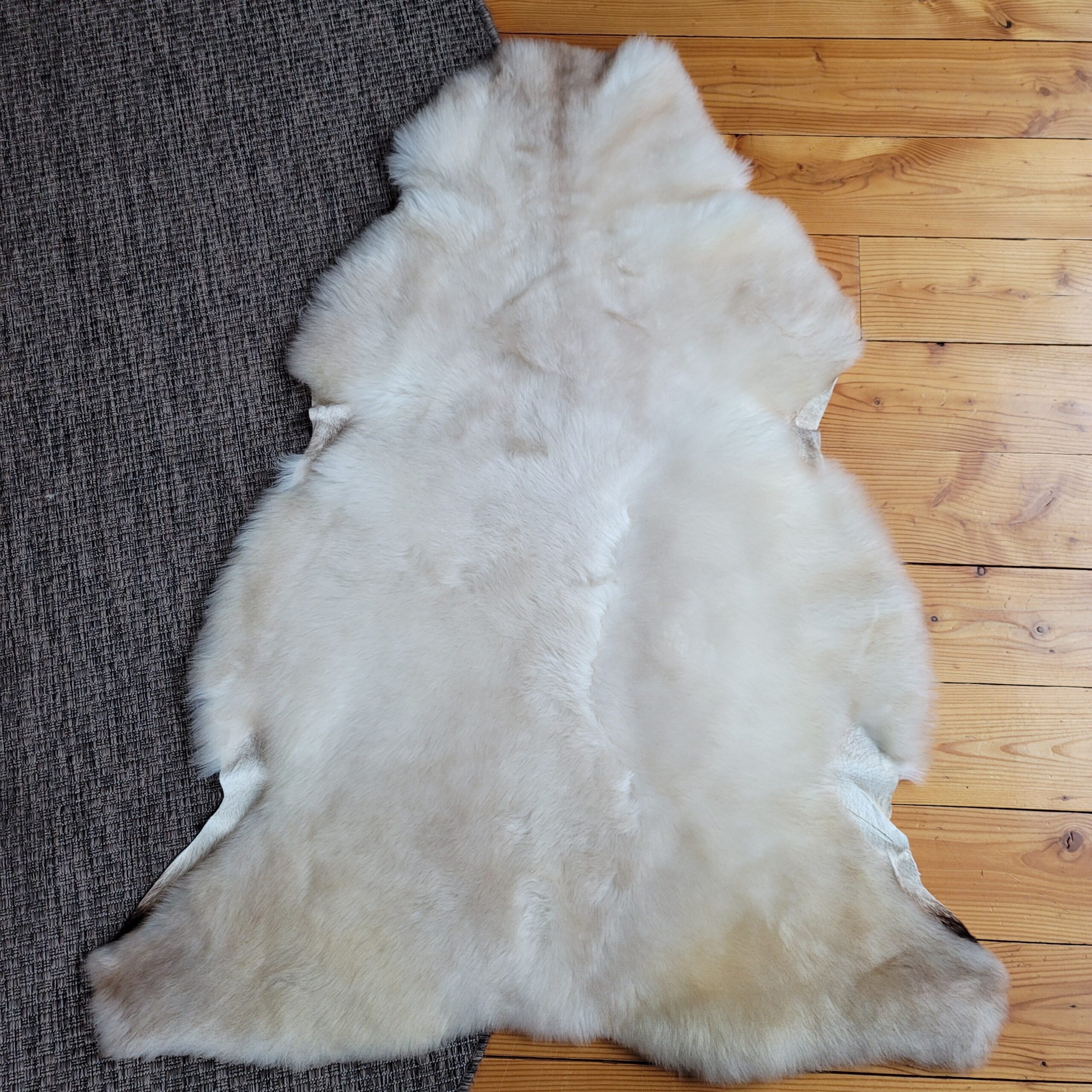 Bone & Warm Tan Portland Sheepskin Throw 47″ x 35″ - Image 3