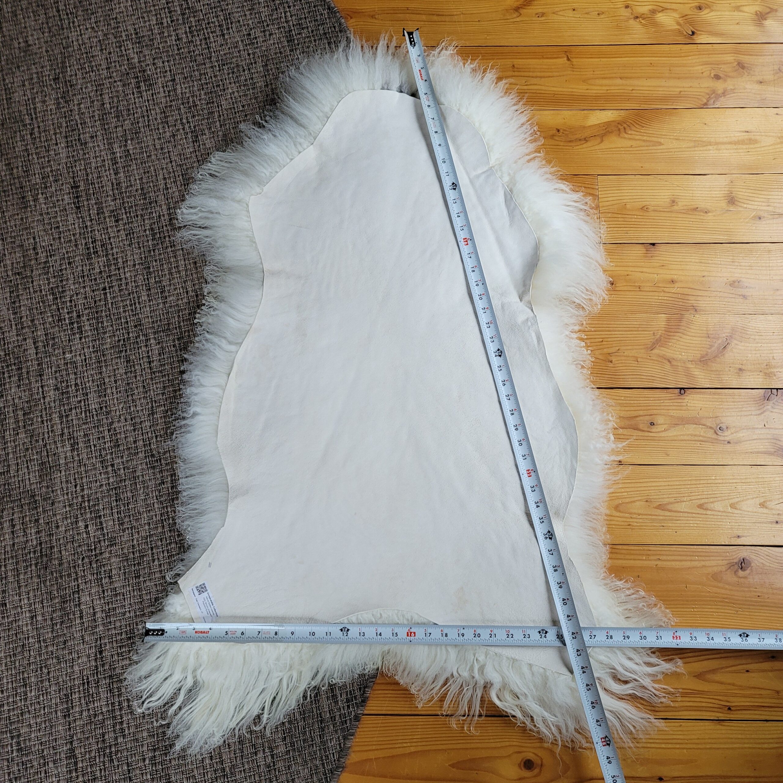 Plush Soft Ecru Spotted Icelandic Sheepskin 48″ × 32″ - Image 5