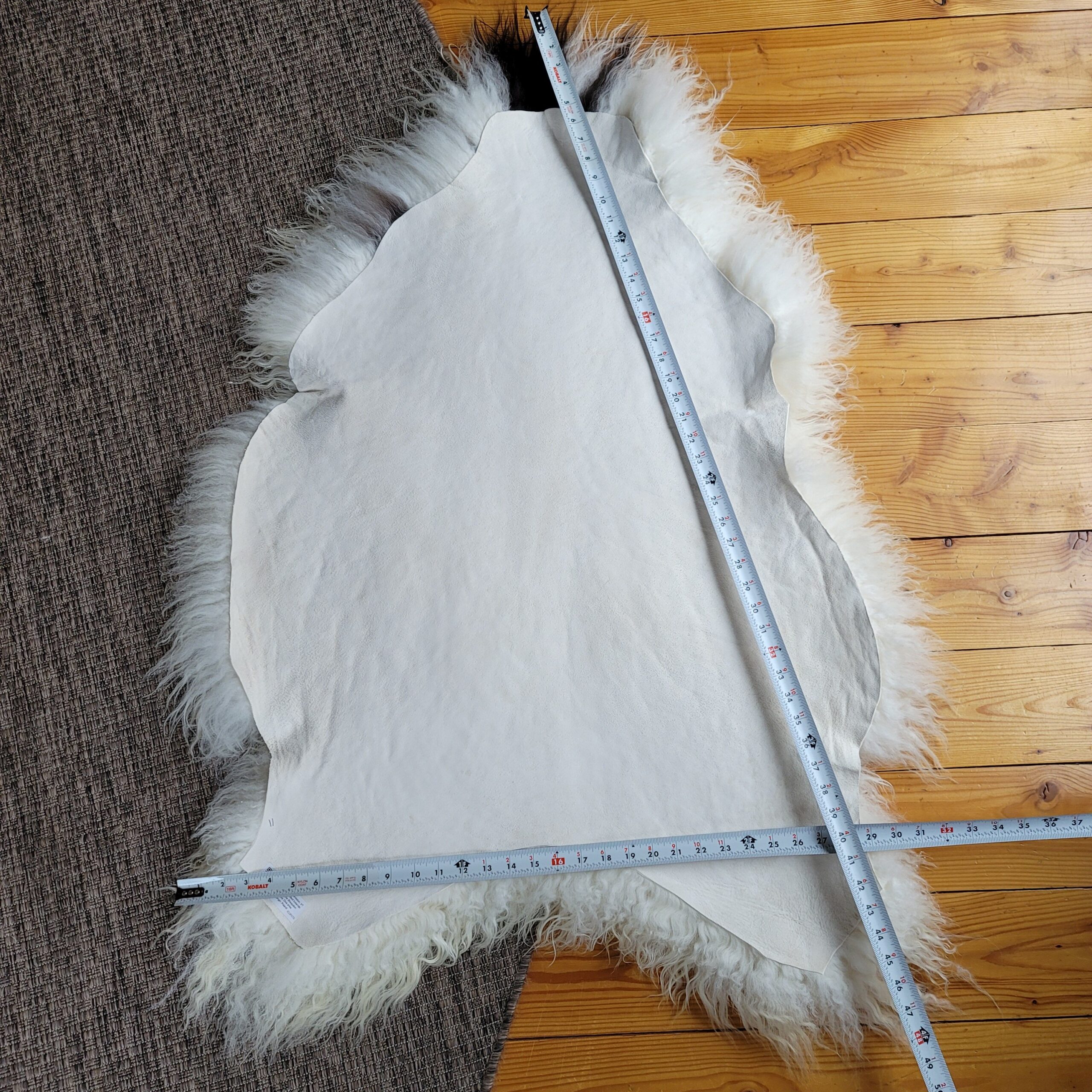 Lofty Ecru Spotted Icelandic Sheepskin Rug 48″ × 32″ - Image 4