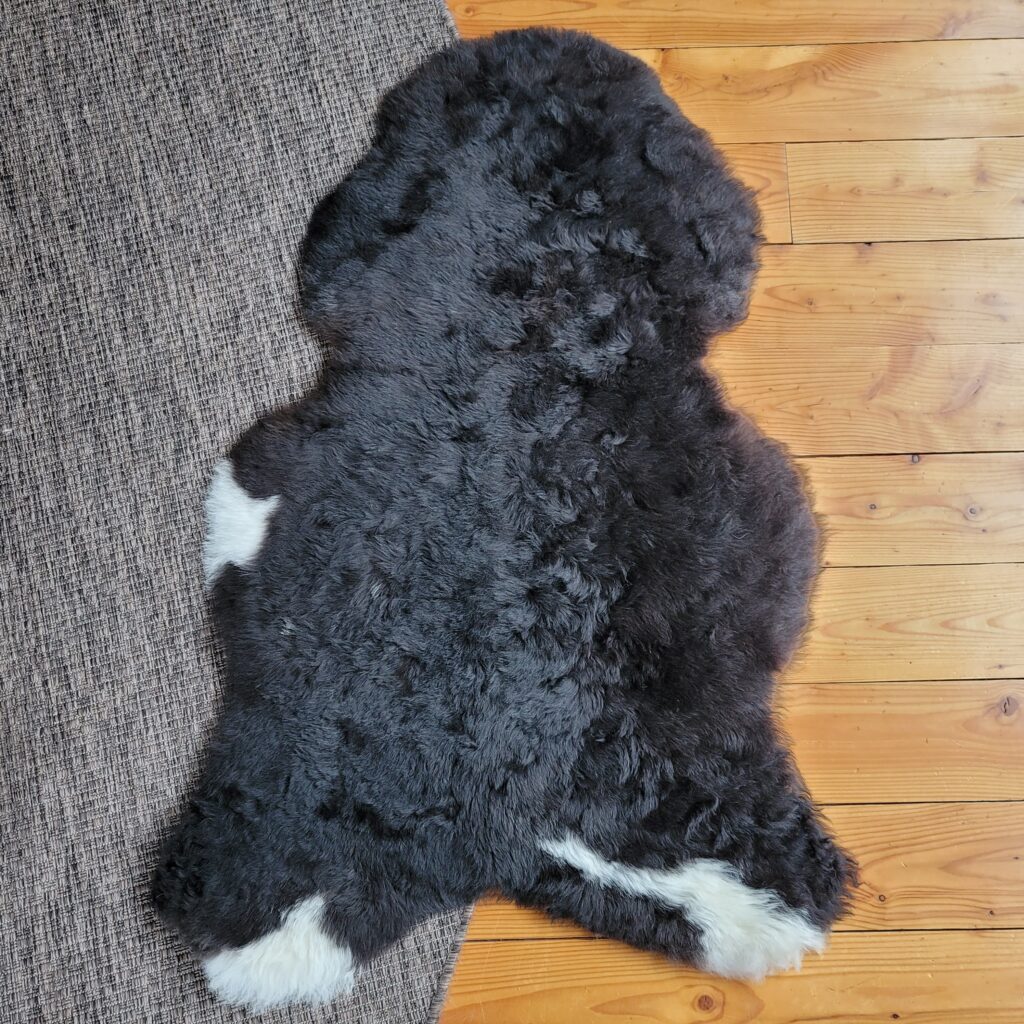 Black-Brown Woolly Icelandic Lambskin Rug 45″ × 29″
