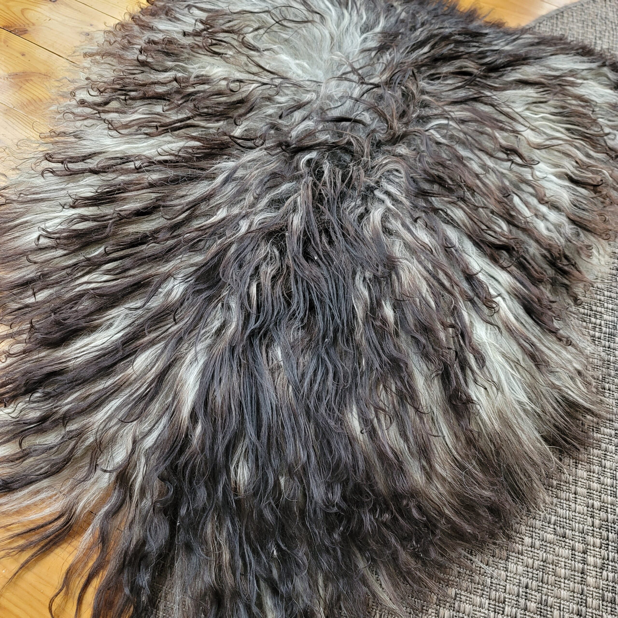 Lofty Natural Gray Curly Icelandic Lambskin 47″ × 34″ - Image 4