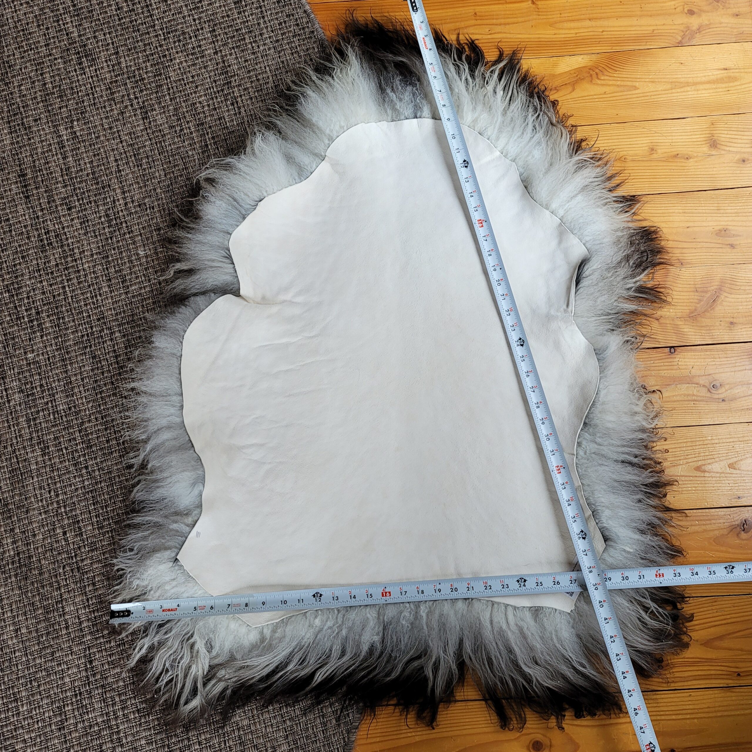 Lofty Natural Gray Curly Icelandic Lambskin 47″ × 34″ - Image 5