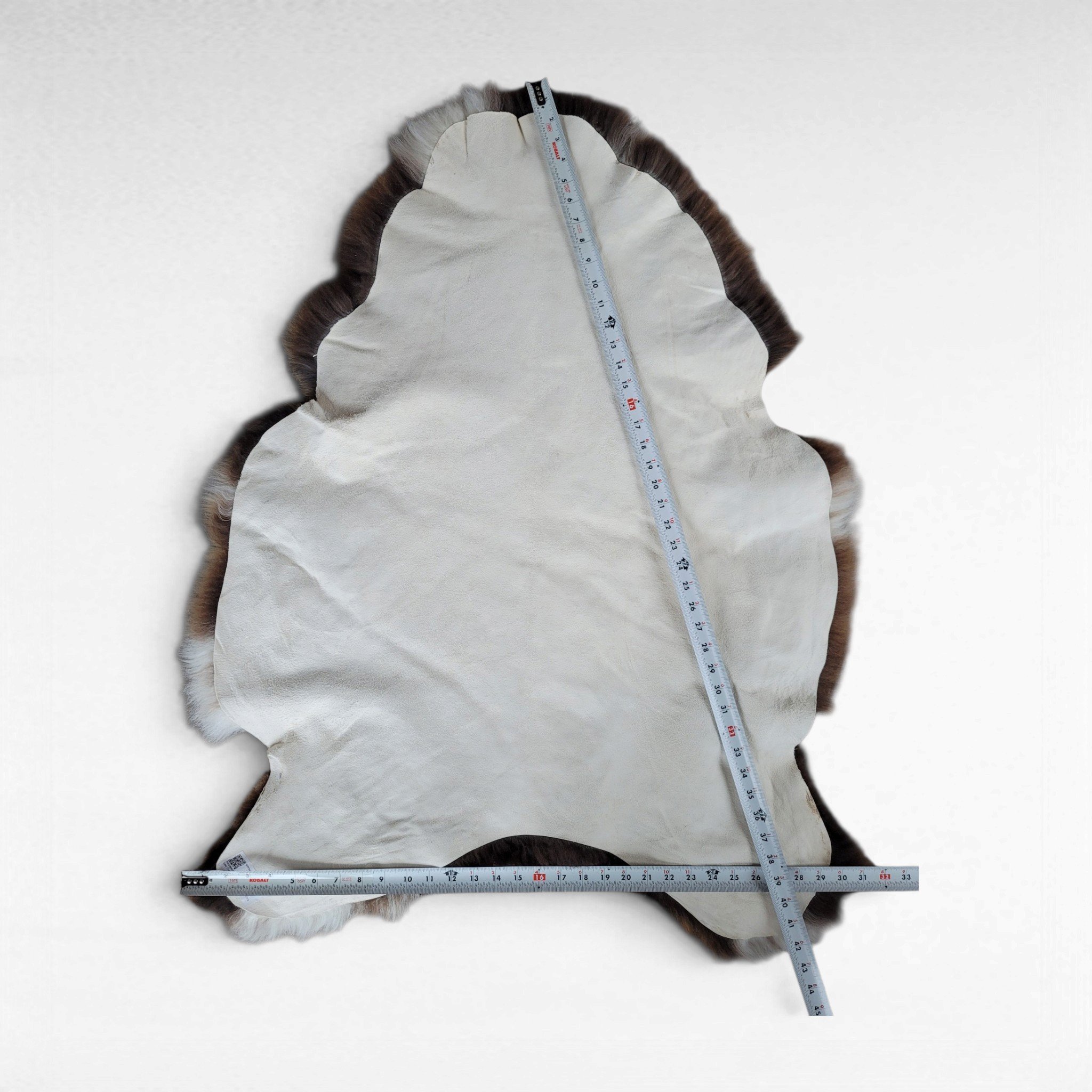 Rare Copper Brown & White Shorn Icelandic Sheepskin Natural Copper Tones 43″ × 32″ - Image 4