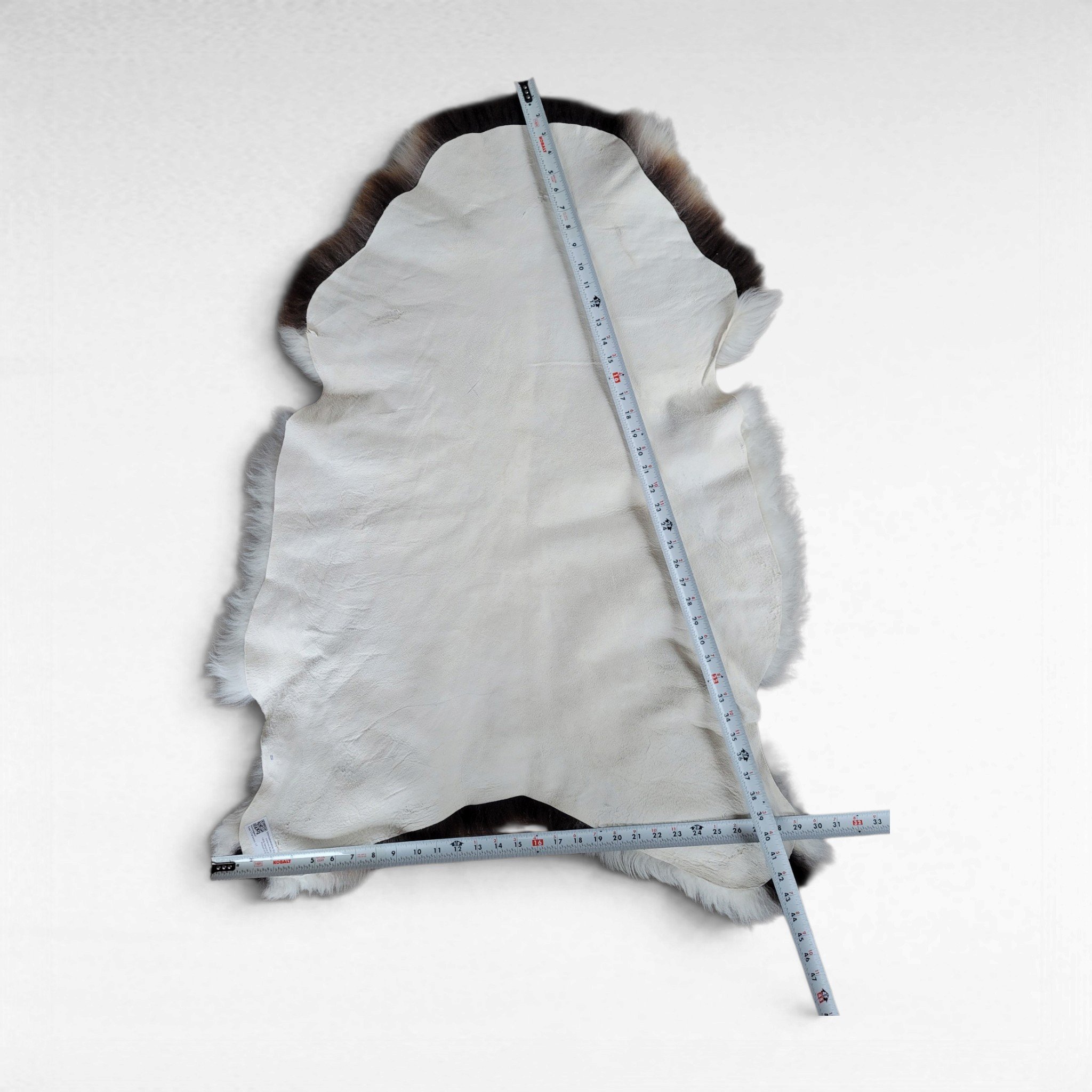 Rare Copper Brown & White Shorn Icelandic Sheepskin Lightweight & Supple 44″ × 31″ - Image 4