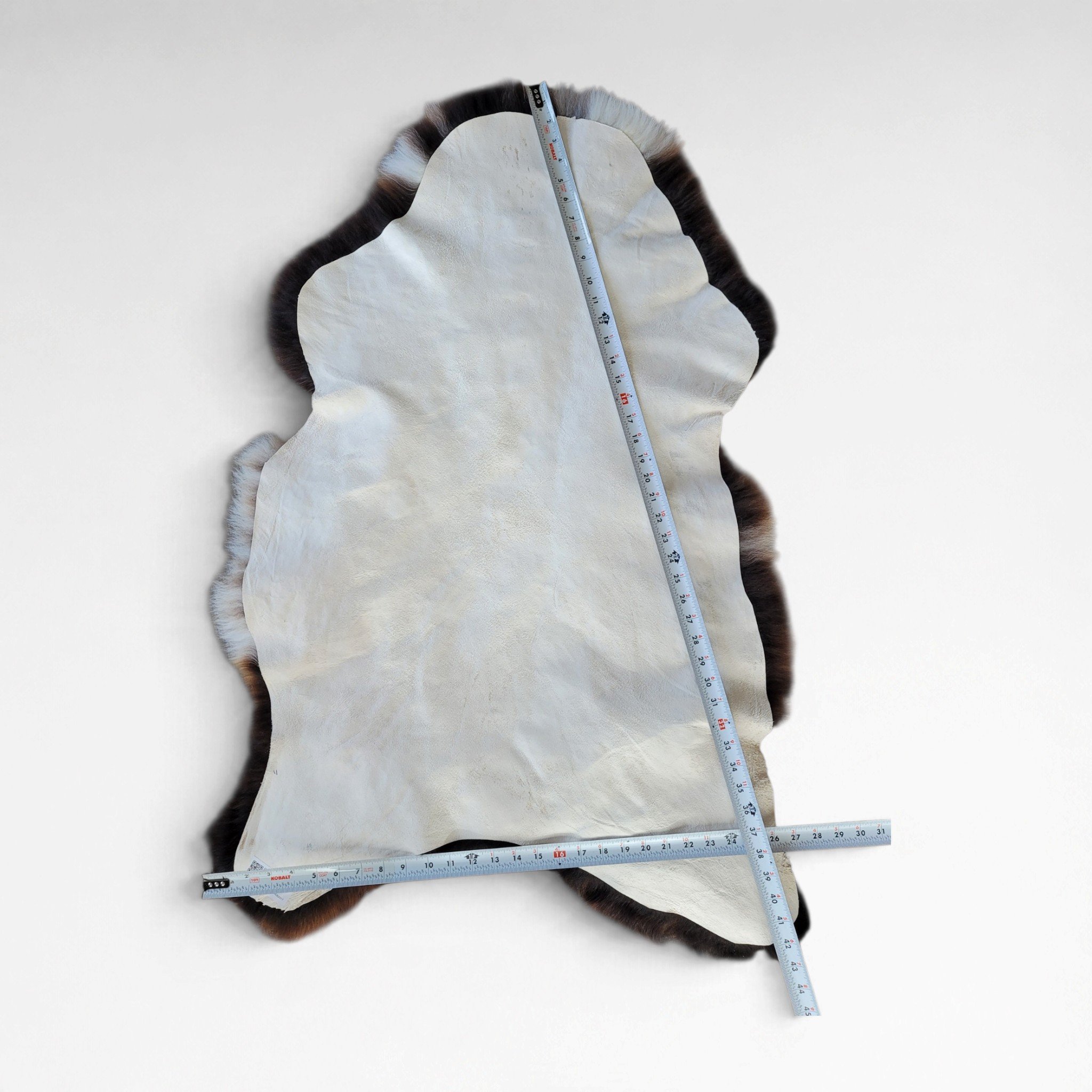 Rare Bright Copper & White Shorn Icelandic Sheepskin Throw 43″ × 27″ - Image 3