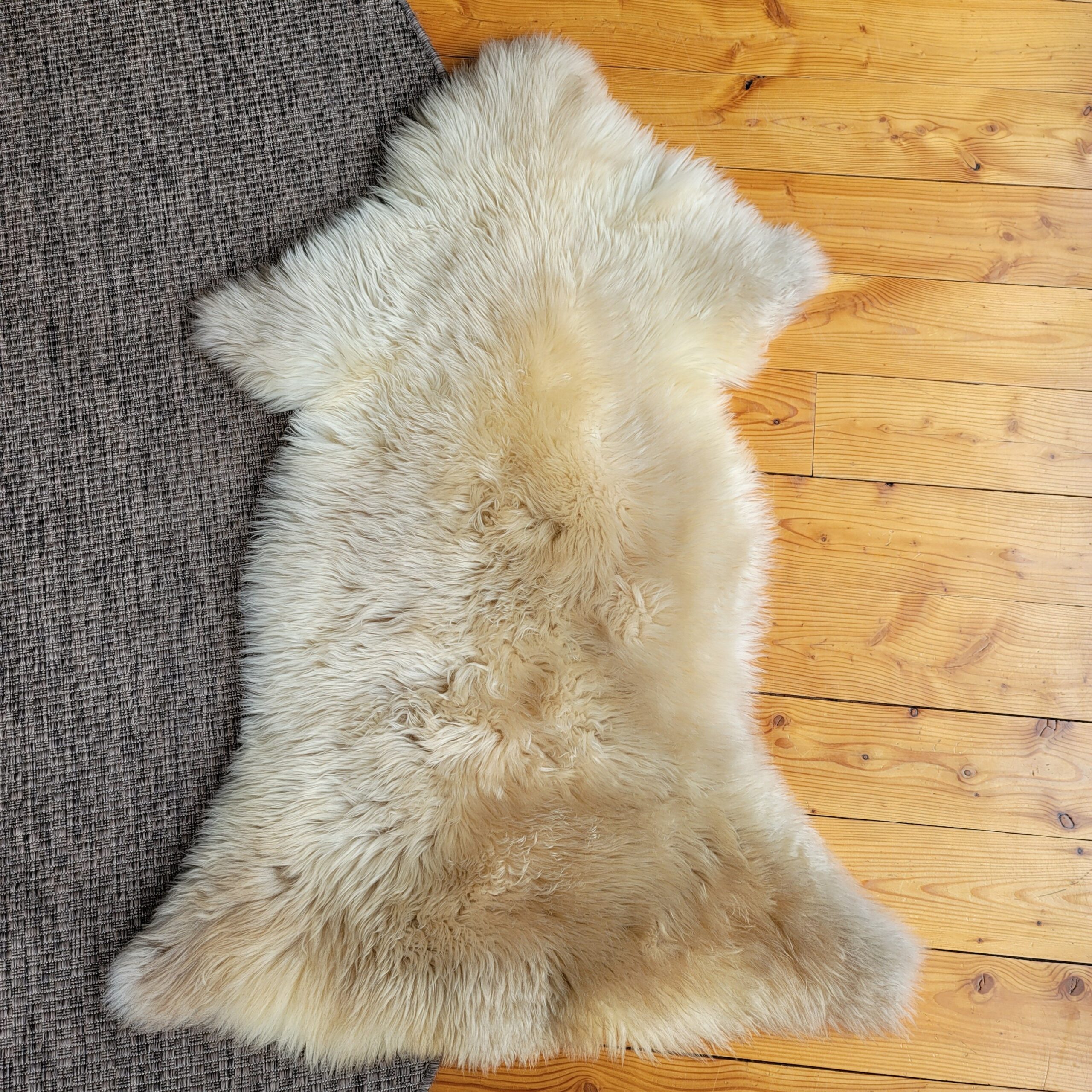Rare German Sheepskin – Silky Wool & Supple Backing – 47" × 34" - Image 4