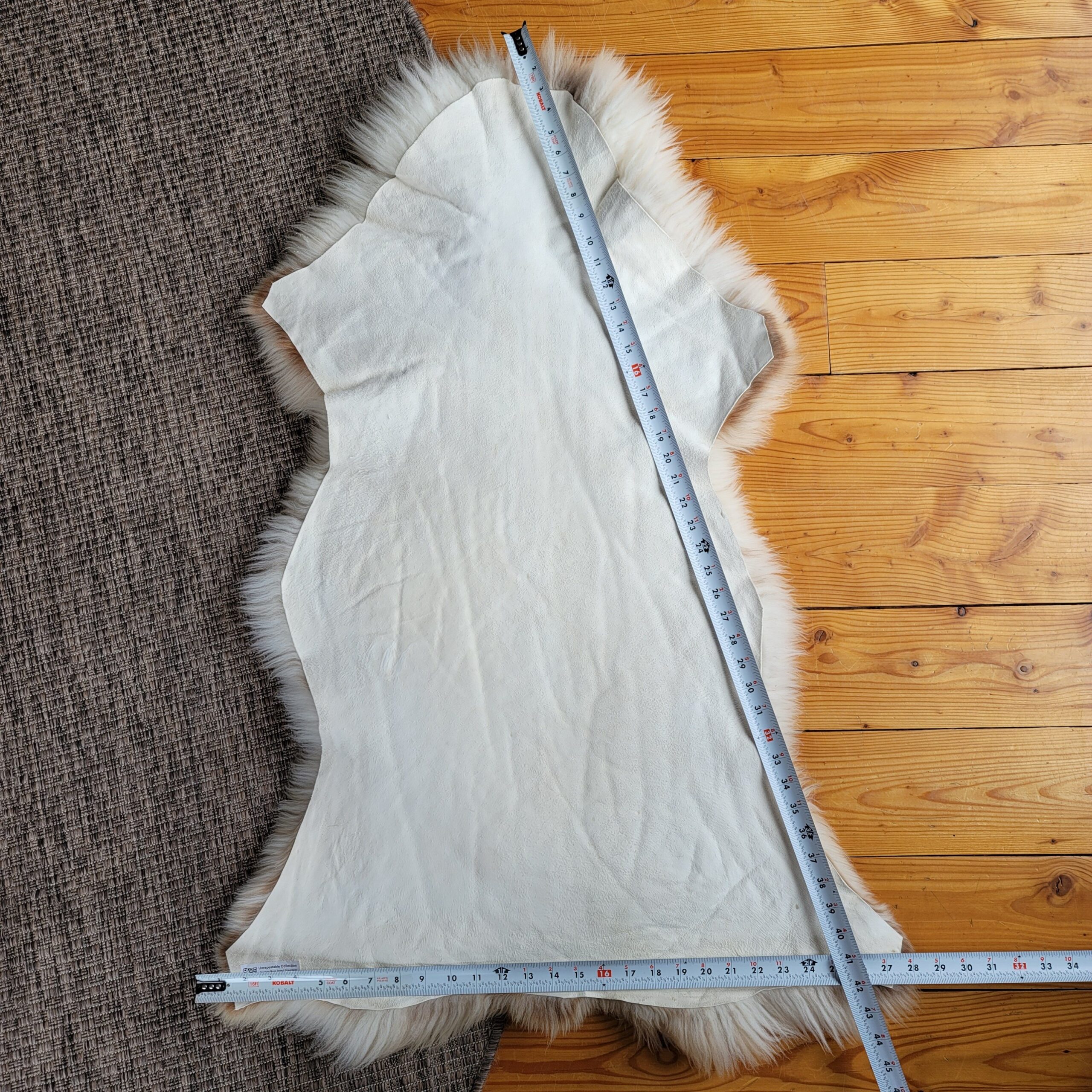 Rare German Sheepskin – Silky-Soft Plush Fleece – 44" × 28" - Image 5