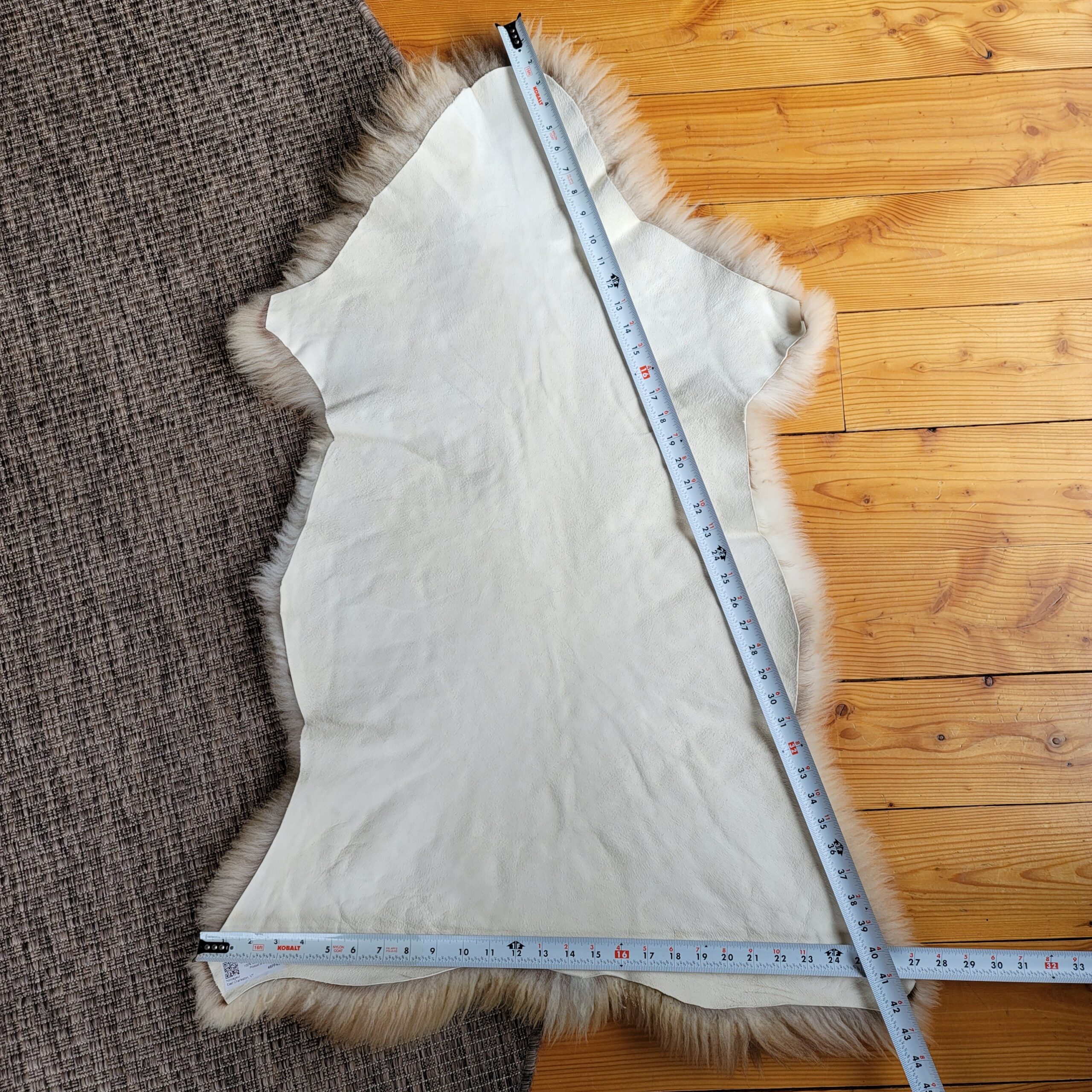 Rare German Sheepskin – Lush, Plush Wool – 44" × 28" - Image 5