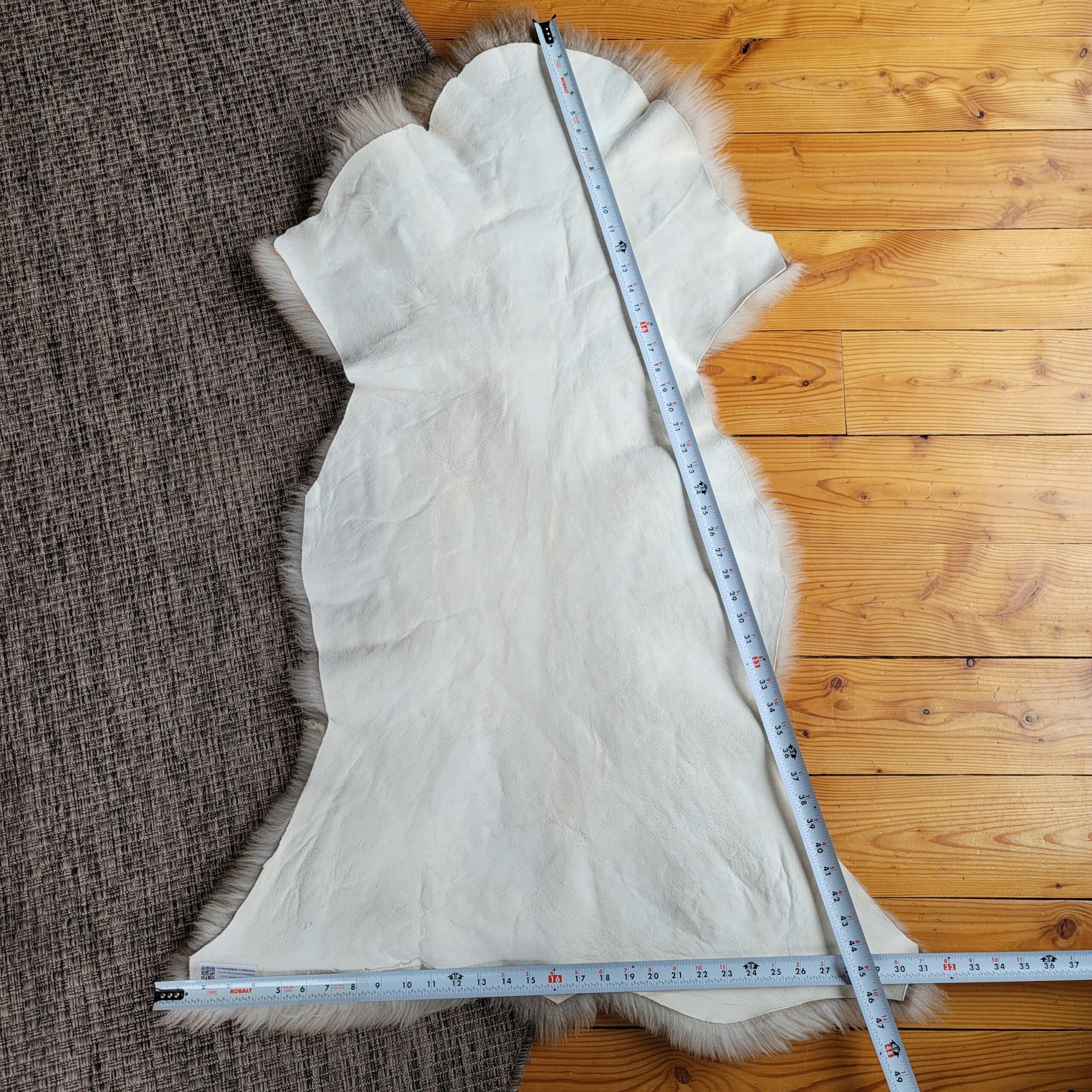 Rare German Sheepskin – Soft Fleece & Supple Hide – 47" × 32" - Image 5